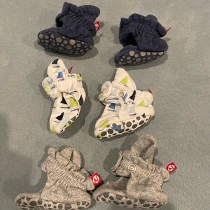 Zutano booties 3m